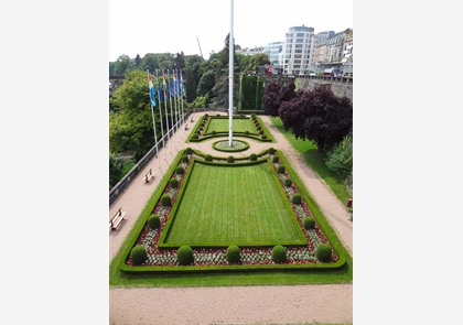 Kom tot rust tijdens de stadswandeling vallei Pétrusse in Luxemburg-stad