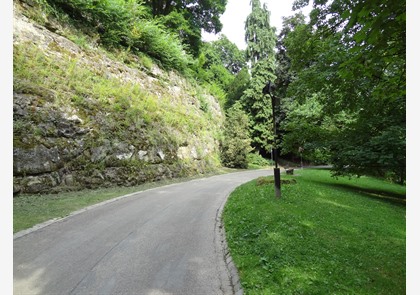 Kom tot rust tijdens de stadswandeling vallei Pétrusse in Luxemburg-stad