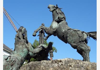 Standbeelden en monumenten in Hasselt: wandelroute