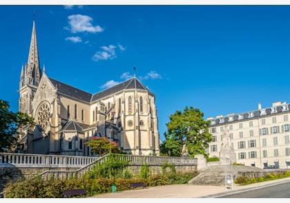 Pyreneeën: bezienswaardigheden Tarbes en Pau