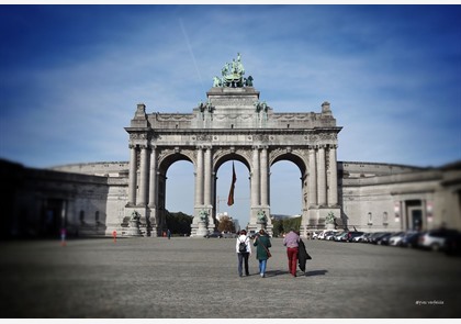 Brussel: Triomfboog verdeelt en heerst