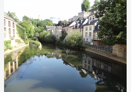 Kom tot rust in de vallei Pétrusse in Luxemburg-stad 